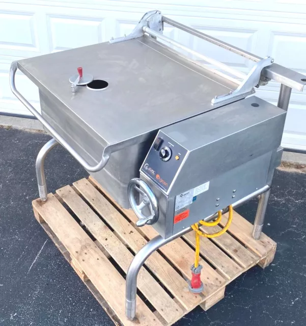 GROEN BPM-40E Commercial 40 Gal. Manual Tilting Skillet Braising Pan Refurbished