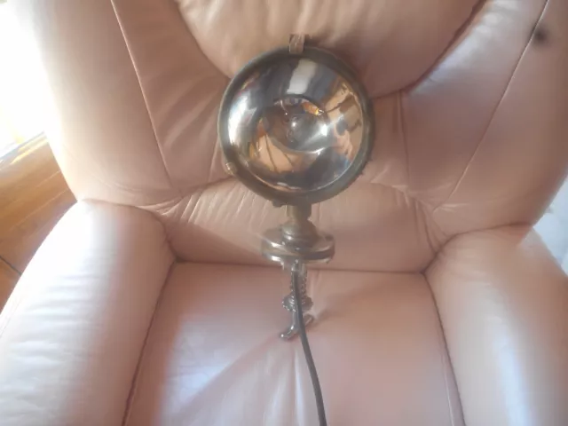 PROJECTEUR ORIENTABLE DE L'INTERIEUR POUR BATEAU (péniche)