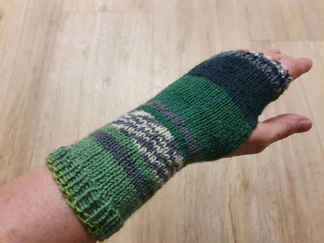 Handgestrickte Armstulpen / Pulswärmer - Neu !!