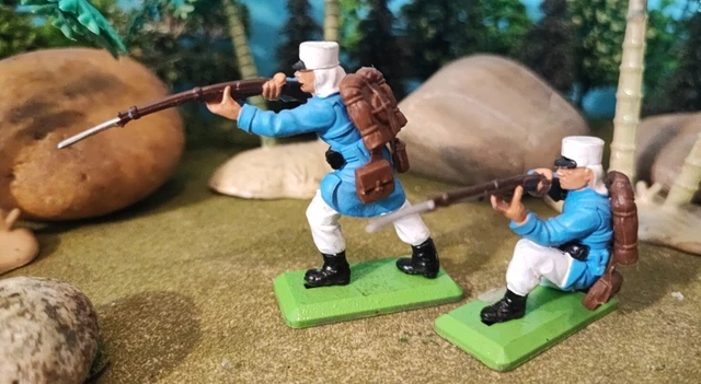 A collection of Britains Deetail figures, including cowboys, Second