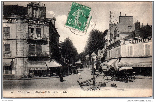 58 NEVERS - l'avenue de la gare