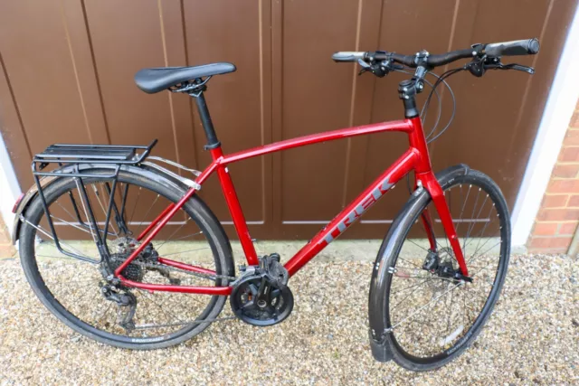 Trek - FX 3 Disc 2021 Hybrid Touring Bike, Red, excellent condition.