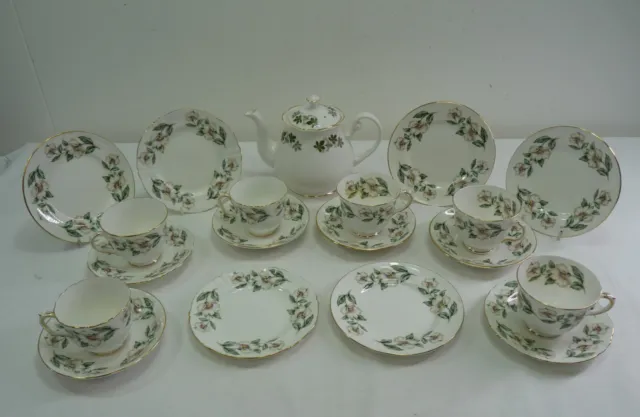 Crown Staffordshire Christmas Rose Cups & Saucers Tea Plates Set- Thames Hospice