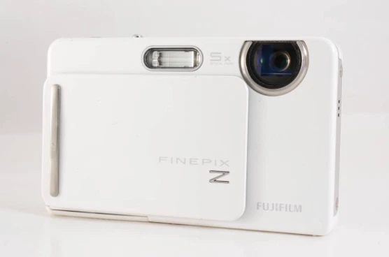 超美品】Fujifilm FinePix Z300 ホワイト