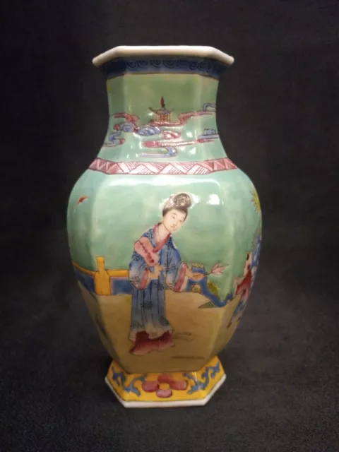 Antique Chinese Famille Rose Vase Late Qing - Early Republic Period