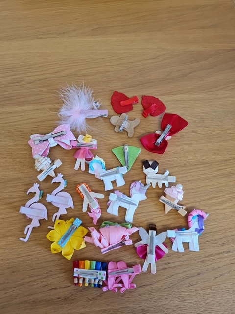 Bundle of lovely girl's clothes, age 2-3/3-4 yrs 37 Items & bundle of hair clips 24