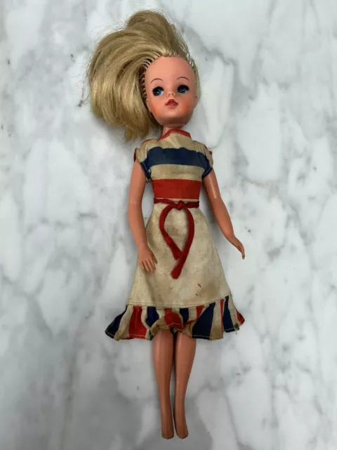 Vintage Pedigree Blonde Sindy doll 1970’s. 033055X