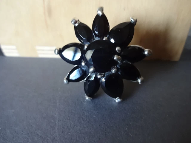 Bague Fleur Stylisée Avec Cristal De Jais Noir - Taille 62 - Métal Argenté - Occasion