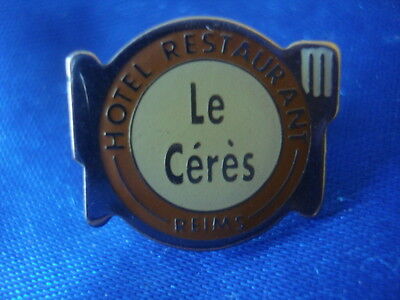 PINS RARE DE LA PIERRE RESTAURANT GARCON DE CAFE CHAMPAGNE 