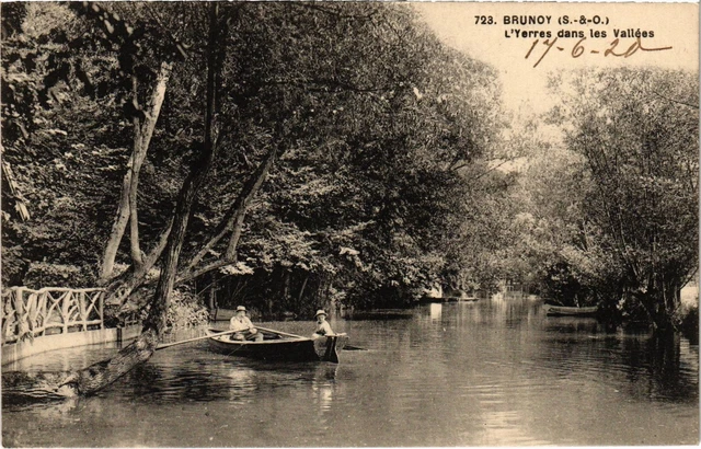 CPA Brunoy L'Yerres dans les Vallees FRANCE (1372041)