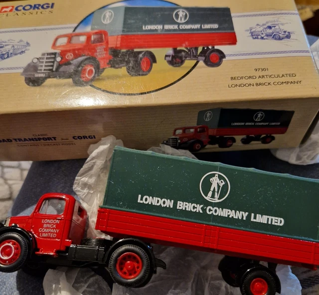 1:50 CORGI N° 18701  BEDFORD KM BOX LORRY  CADBURY'S CAKES