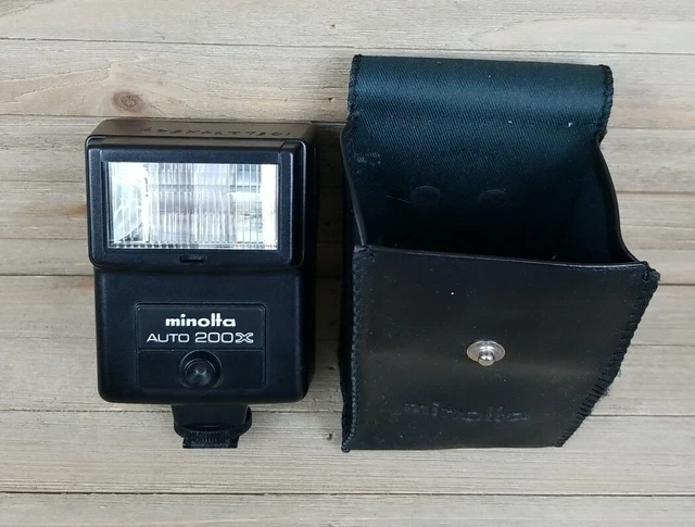 Vintage Minolta Auto 200X Shoe Mount Flash Japan - Works Great -