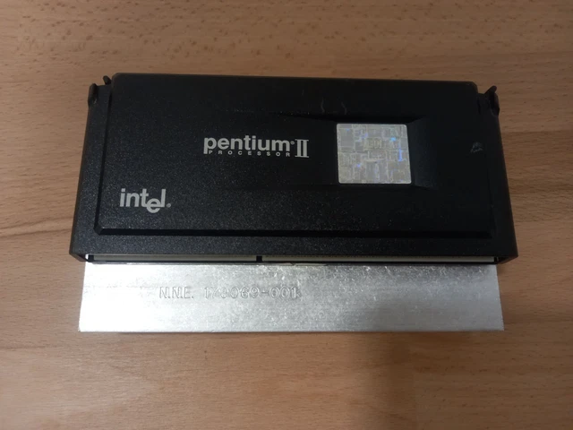 Processeur Intel Pentium II 350 MHz - Avec Radiateur - 80523PY350512PE - Testé OK
