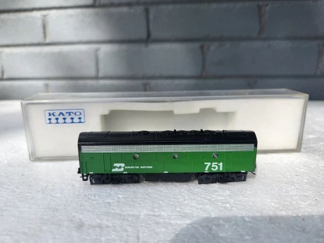 Kato N Scale BN Burlington Northern EMD F7 B 751 Diesel Locomotive Runs w Box