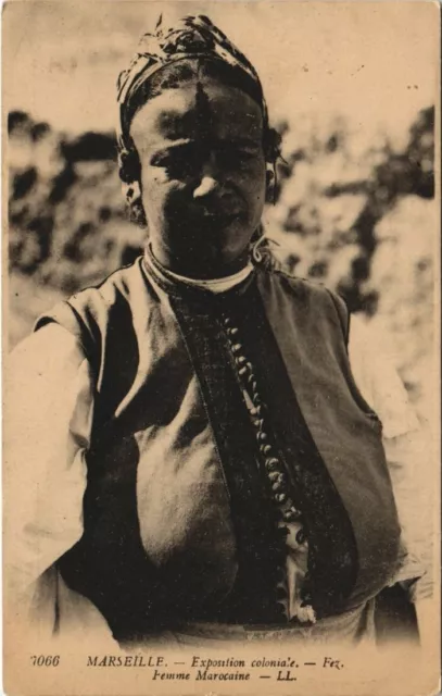 CPA AK LL 7066 Scenes et Types Femme Marocaine MAROC (793732)