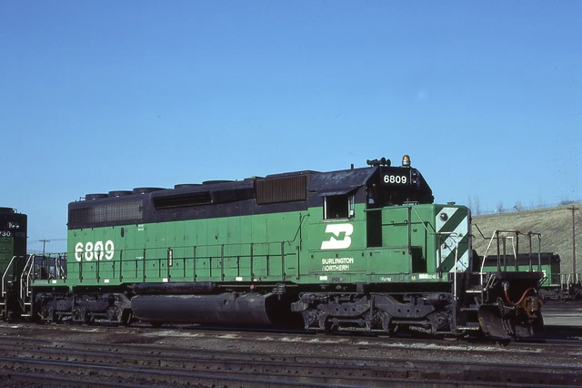 T: Original Slide BN Burlington Northern SD40-2 #6809 - Minneapolis MN 1982