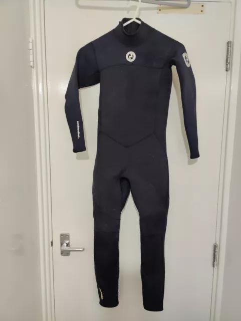 kids full length wetsuit, size Medium, Two Bare Feet Thunderclap  4/3mm thicknes