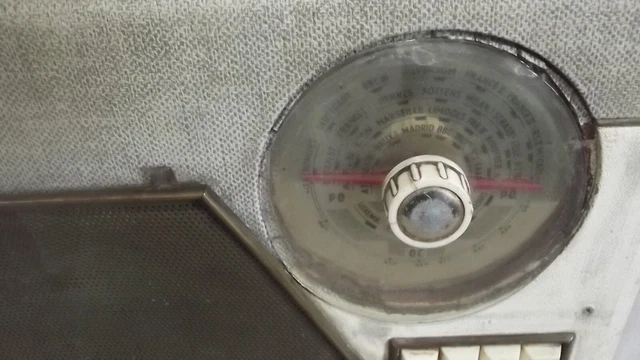 POSTE RADIO TRANSISTOR  marque absente. 5