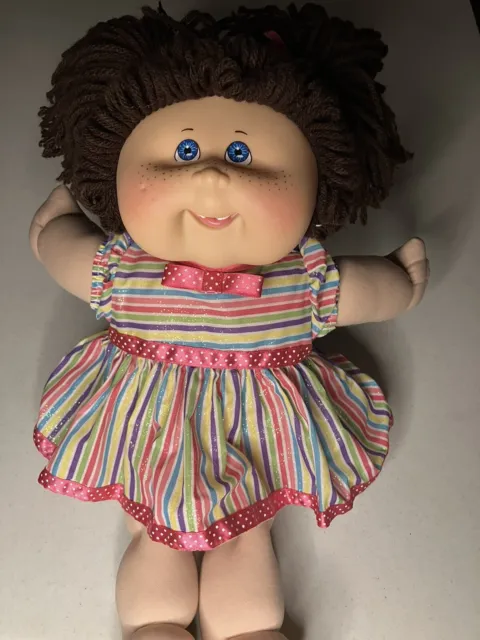 Cabbage Patch Doll Kids Play Along Doll 2004 PA-25 Brown Hair Blue Eyes