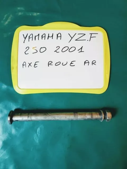 Axe de roue arrière avec écrou YAMAHA 250 YZF de 2001