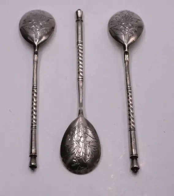 Suite De 3 Cuilleres A Moka En Argent Massif Origine Russie 19 Eme