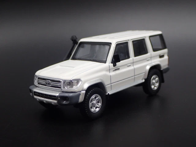 Para 1/64 Scale Toyota Land Cruiser 76 White DieCast Car Model Toy Gift