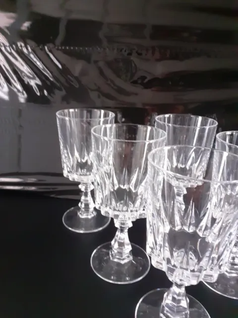 6 verres à vin rouge  en cristal d'Arques modèle Louvre 3