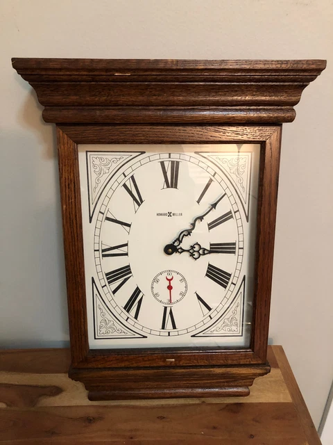 Vintage Howard Miller Wall Clock Model 613-239 Wooden Frame Working