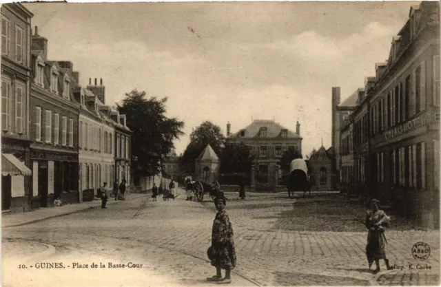 CPA GUINES Place de la Basse-Cour (376071)