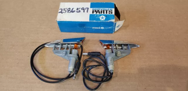 NOS Chrysler Mopar 1966 Dodge Monaco Polara RH/LH Fender Mounted Turn Signals