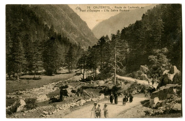 CPA 65 Hautes-Pyrénées Cauterets Route de Cauterets au Pont d'España animated