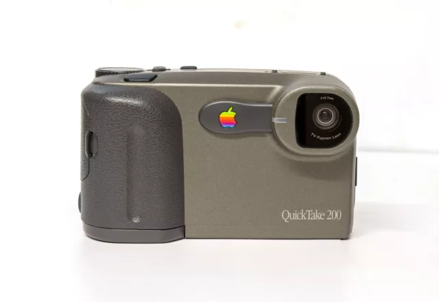 Rare and fully working Apple Quicktake 200 digital camera from 1998!