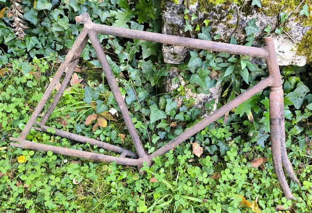 ANCIEN PETIT VÉLO d'enfant dans son jus de grenier ... Vintage EUR 99