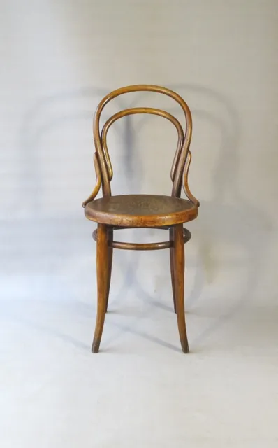 Chaise bistrot THONET  N°14 - 1/2- Ca 1900, assise bois