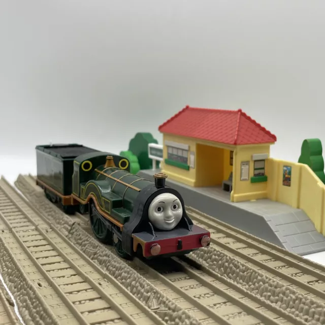 Thomas & Friends TrackMaster Emily and Tender Motorized Hit Toy 2006 Thomas & Friends TrackMaster Emily and Tender Motorized Hit Toy 2006