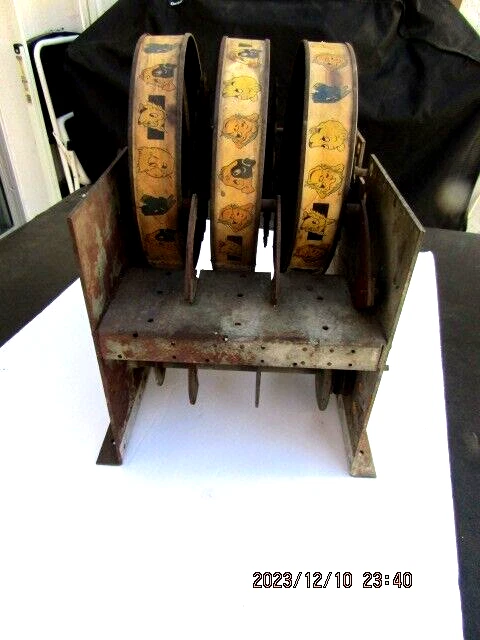 Vintage Slot Machine Wheels Mechanism Body Housing Gambling Saloon No Reserve Vintage Slot Machine Wheels Mechanism Body Housing Gambling Saloon No Reserve
