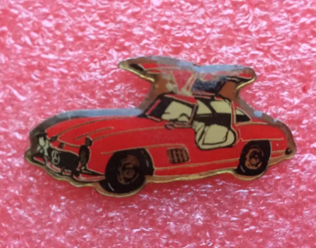 T25 Pins Voiture MERCEDES 300 SL Rouge Car Lapel Pin Badge