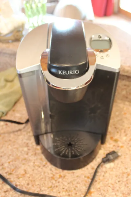 Keurig Single Cup Brewing System Coffee Maker Model B60 Black tested works