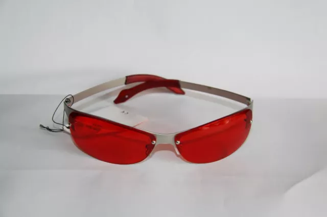 Farb Brille Sonnenbrille Gläser Rot Rahmen Aus Metall Silberfarben Hinter Gläser