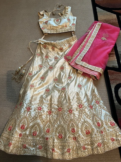 NWOT Designer Prieya Saluja Indian Gold and Pink Lengha, Chuni & Blouse - Small