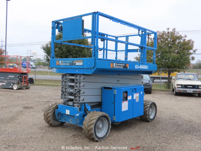 2013 Genie GS-4069DC 40' Electric Scissor Lift Man Aerial Work Platform