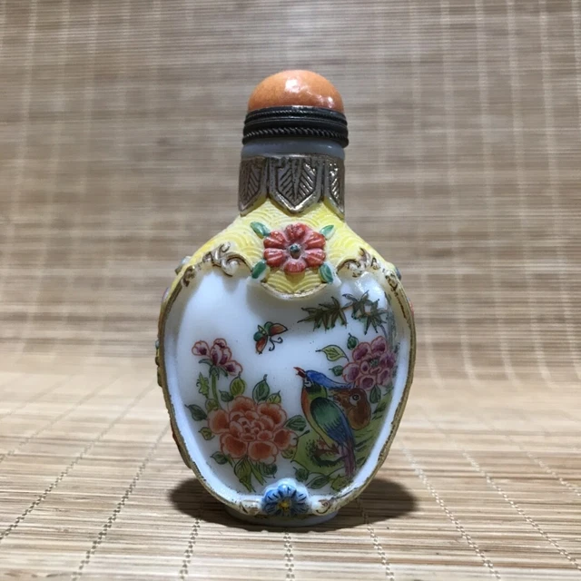 Chinese Flower Bird Hand Painted Peking Glass Snuff Bottle