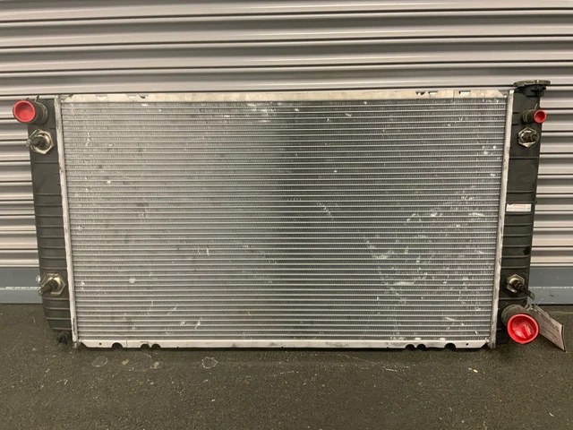 1994 - 1999 Chevy Suburban 2500 Radiator 7.4L 454 Vortec V8