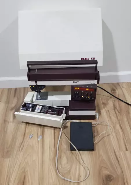 PFAFF Singer Creative 1471 Sewing Machine w/ Pedal and Case West Germany