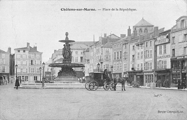 Carte Postale Ancienne Dept 51  - Chalons sur Marne Place de la République