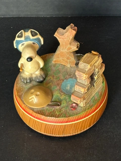ANRI VTG WOODEN Music Box Snoopy Peanuts Charlie Brown 1968 WWI
