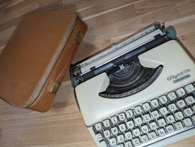 Schreibmaschine Olympia SPLENDID66 @ inlusive passenden Koffer