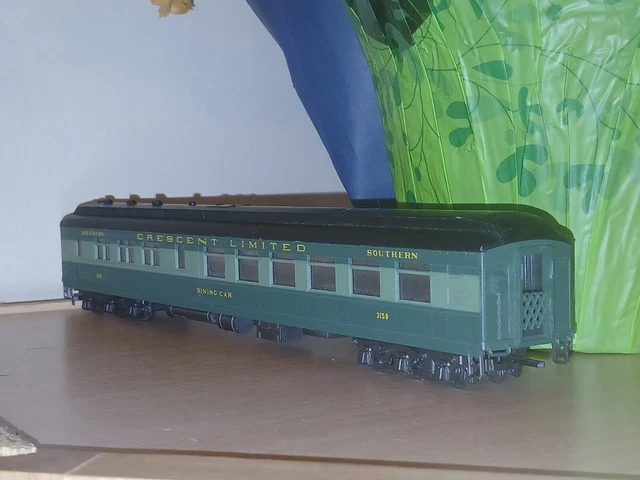 Rivarossi HO Southern Crescent Limited A&B 8 Car Passenger Train Set