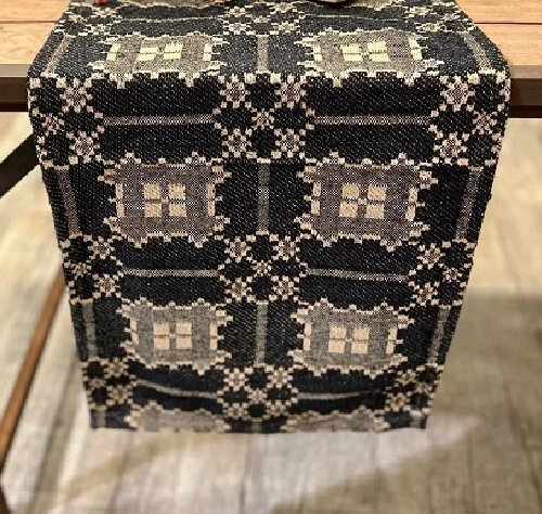 New Primitive Newbury BLACK LOVERS KNOT TABLE RUNNER Woven Coverlet Topper 32"