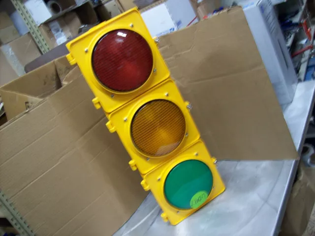 McCain Genuine New Traffic Light M31731